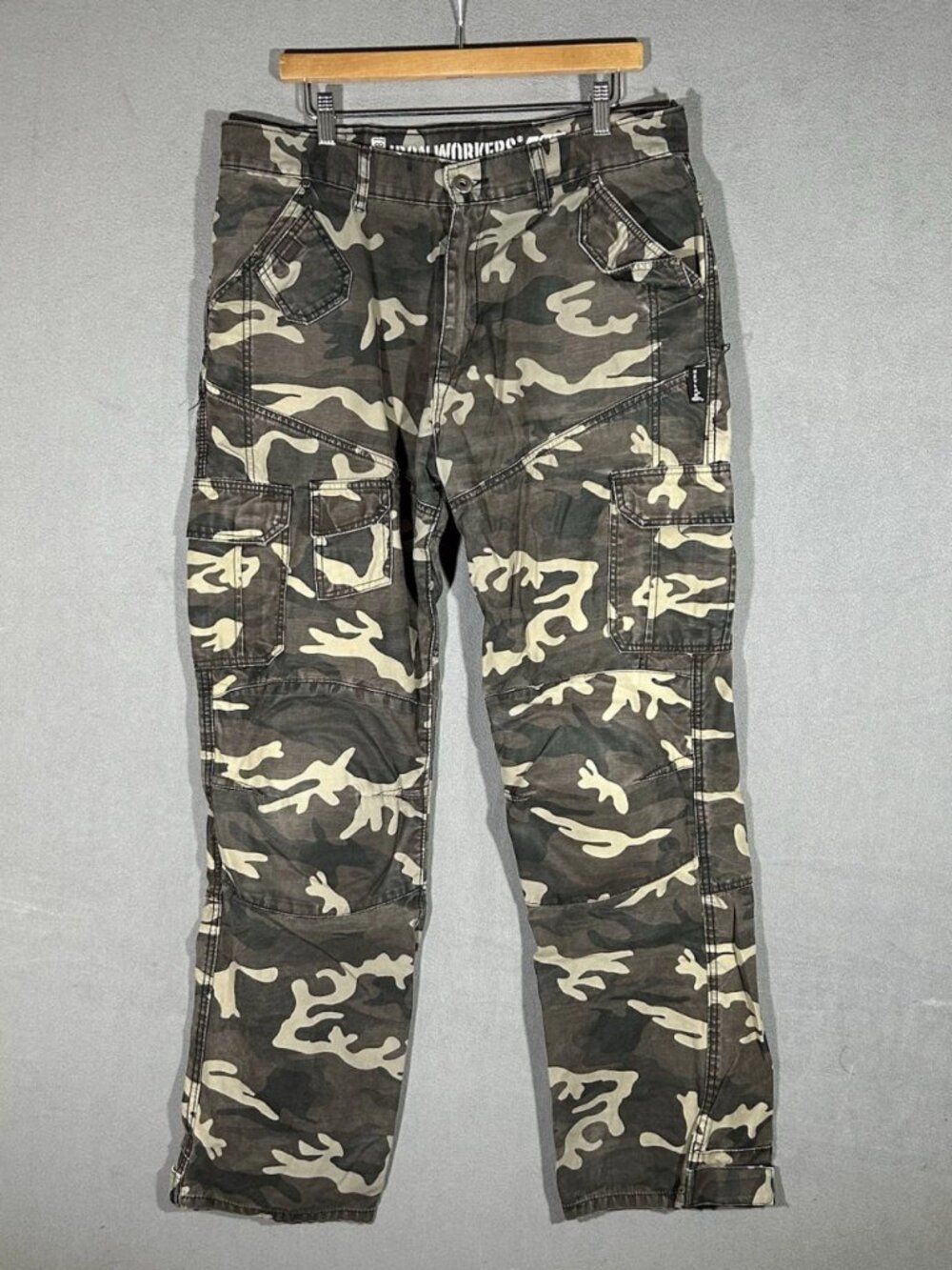Workers Pants Mens 36x32 Gray Camo Kevlar Reinforced Cargo Lined